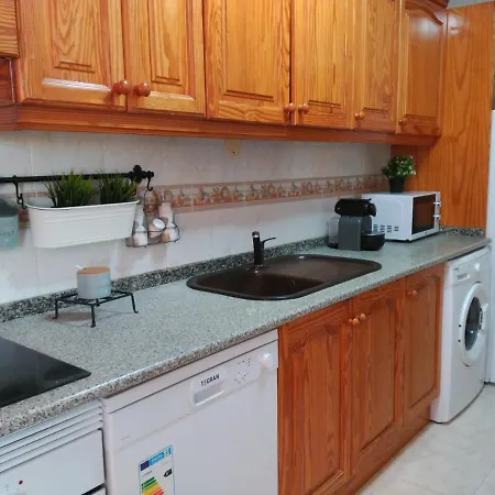 Διαμέρισμα Confortable, Bright, Well Located *